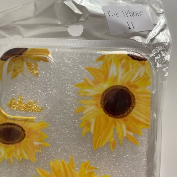 Apple iPhone 11 soft case 🌻 - Picture 3 of 3